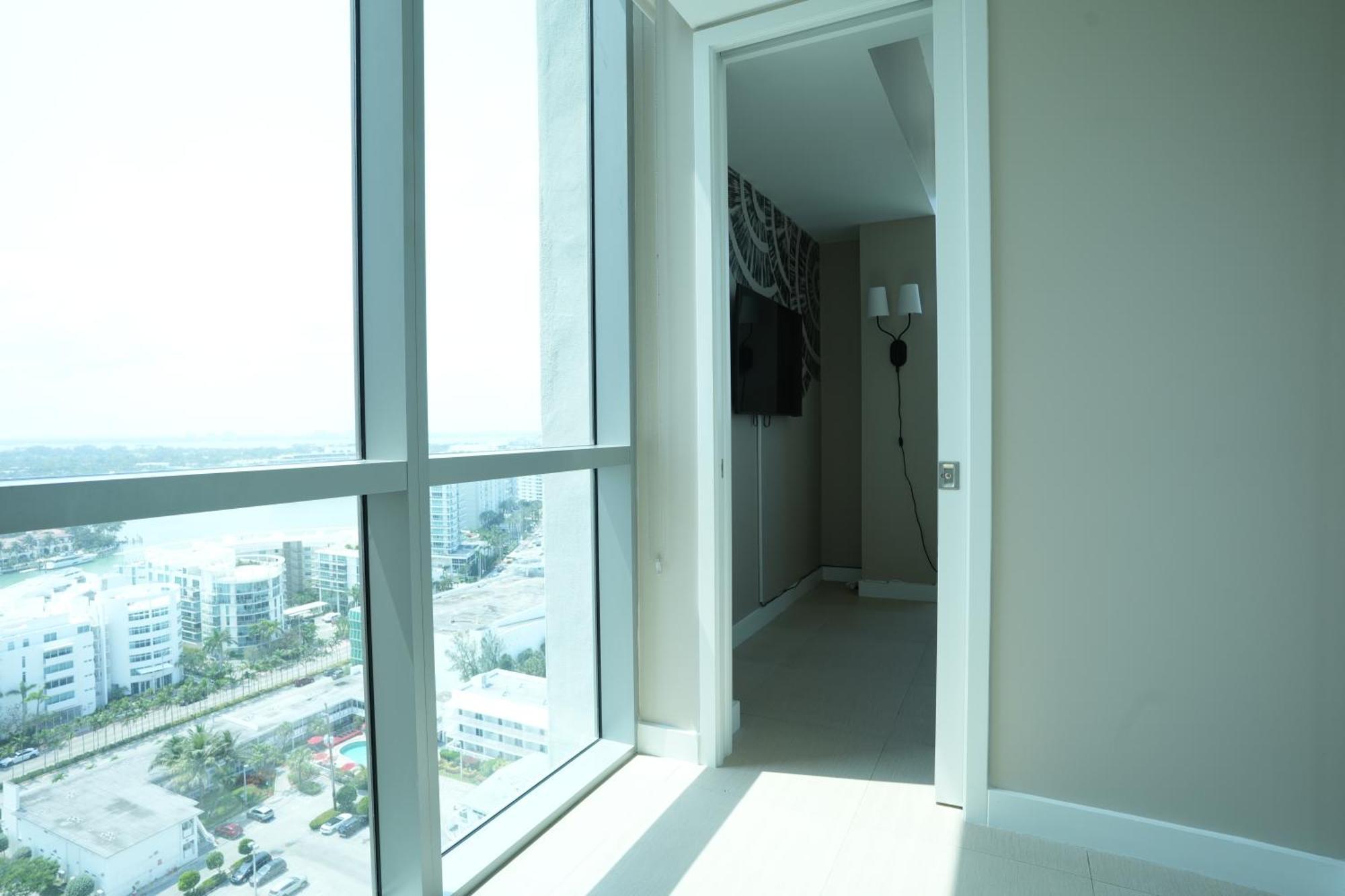 Monte Carlo Miami Beach Apartment Room photo