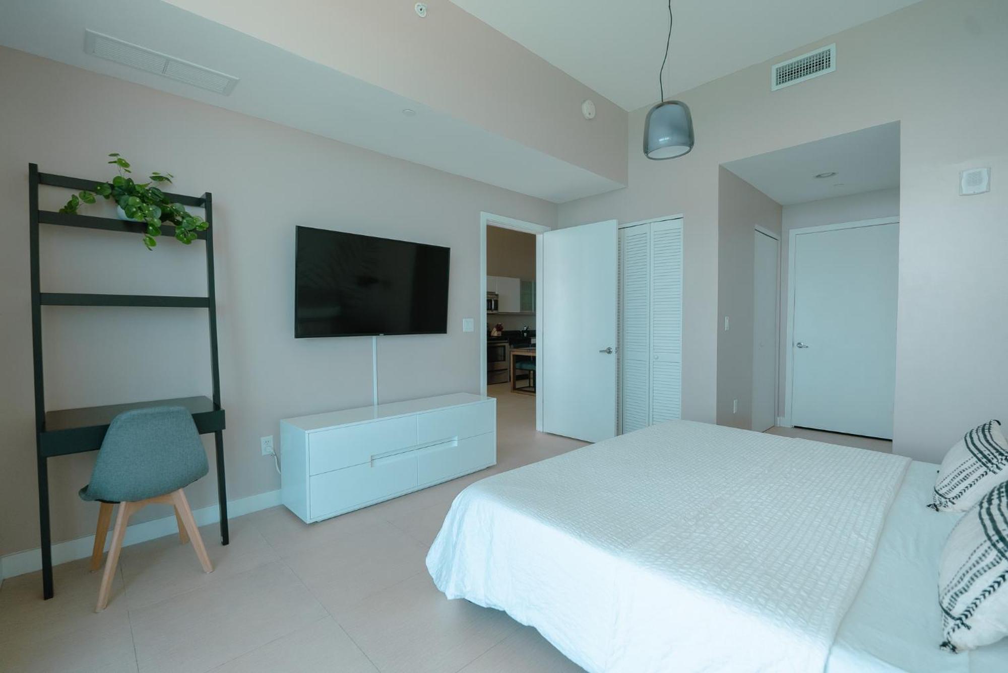 Monte Carlo Miami Beach Apartment Room photo